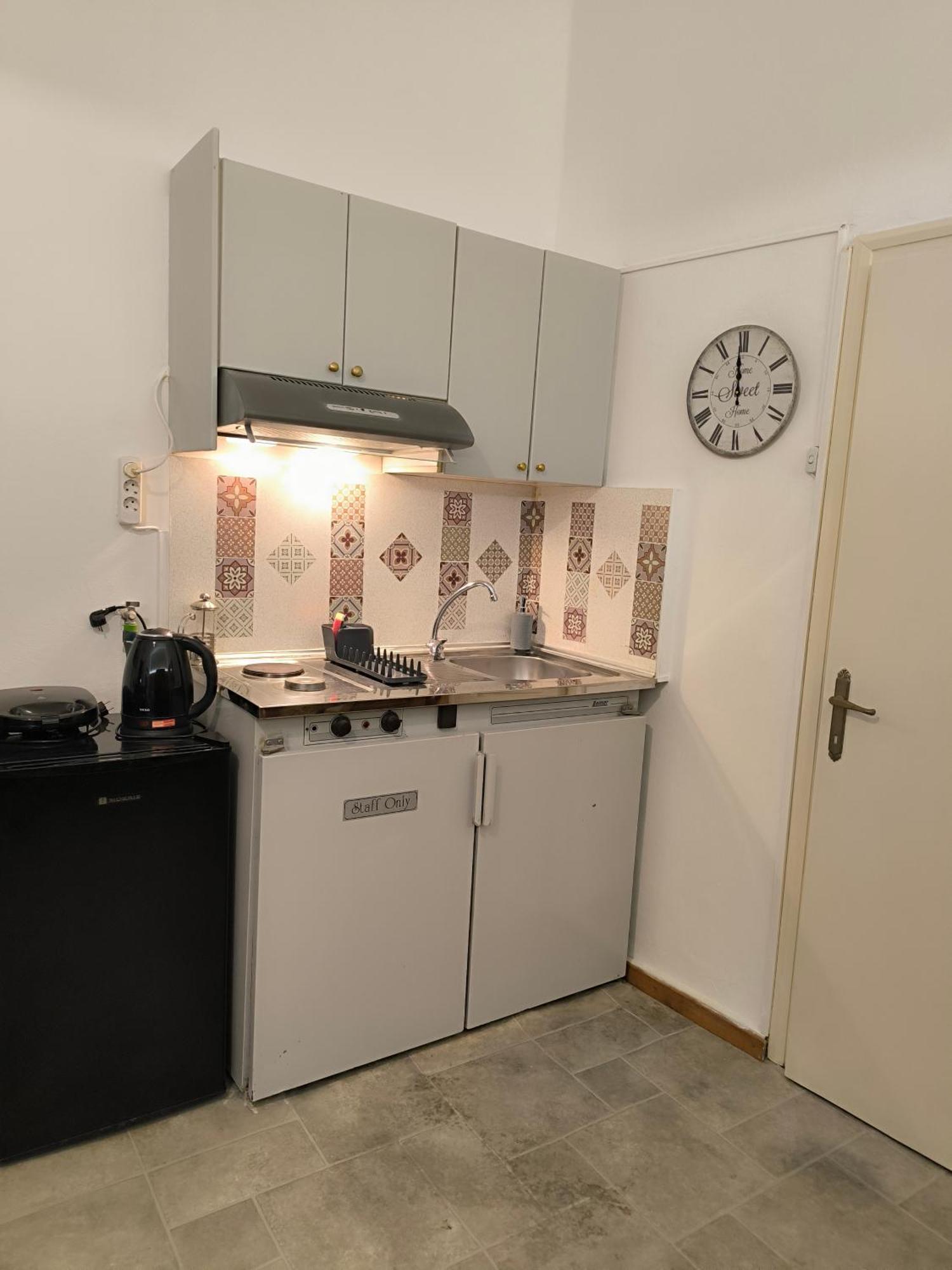 Aloni Studio Apartment Azoyiras Bagian luar foto